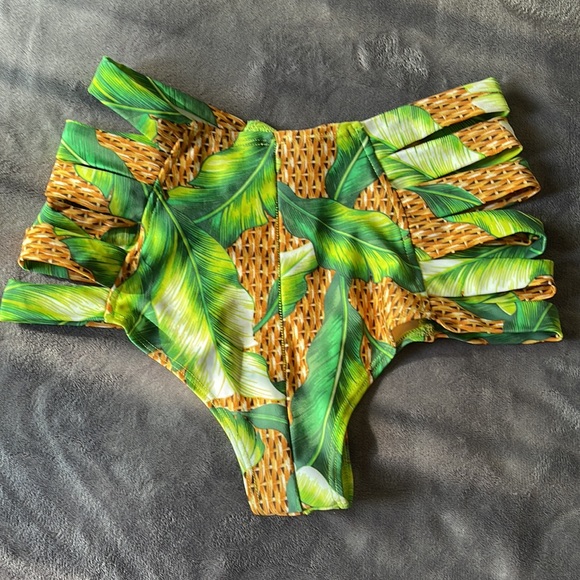 Montce Swim Bikini in Palm Print - Picture 3 of 6